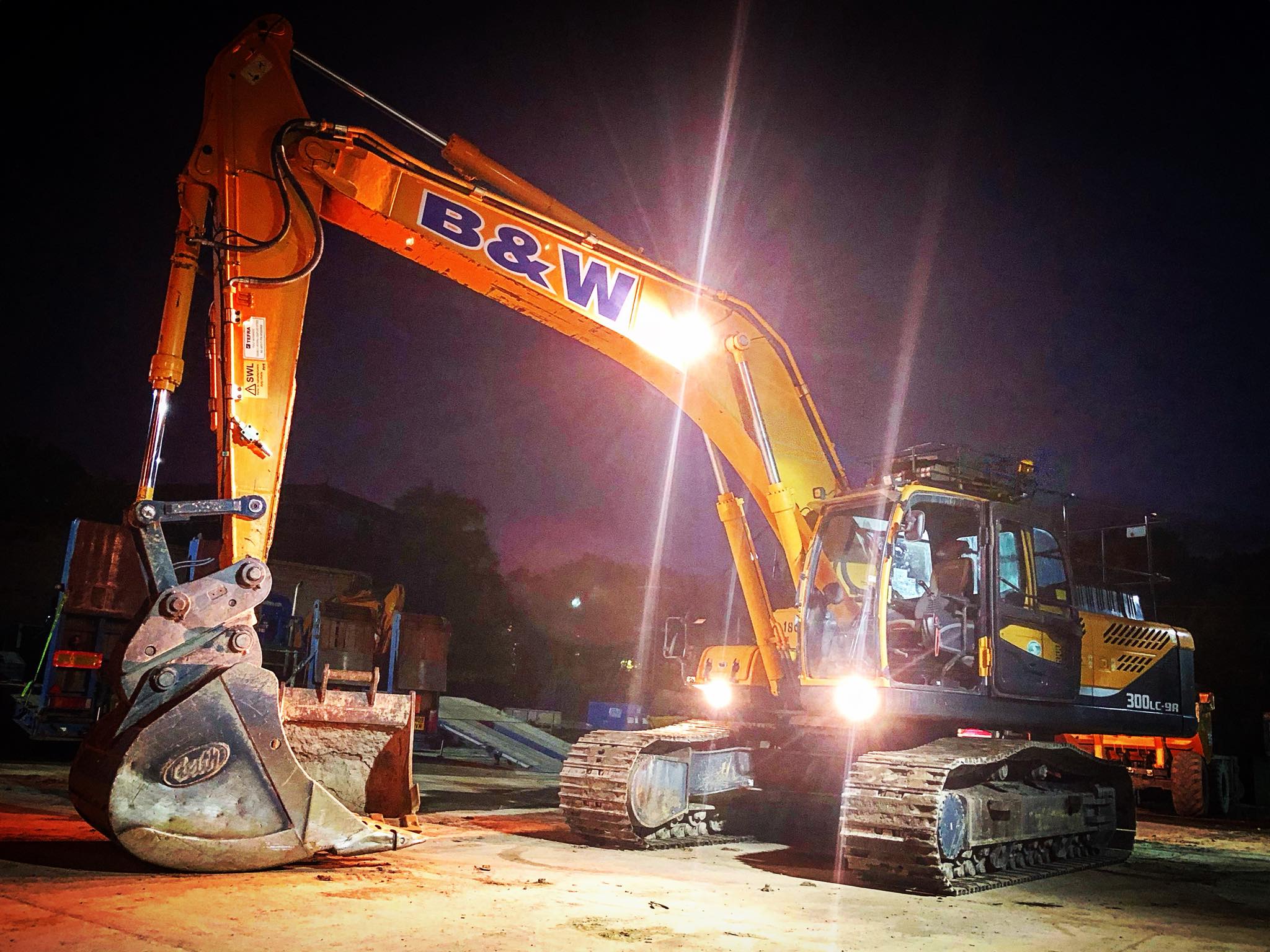 B & W Plant machinery hire night excavator